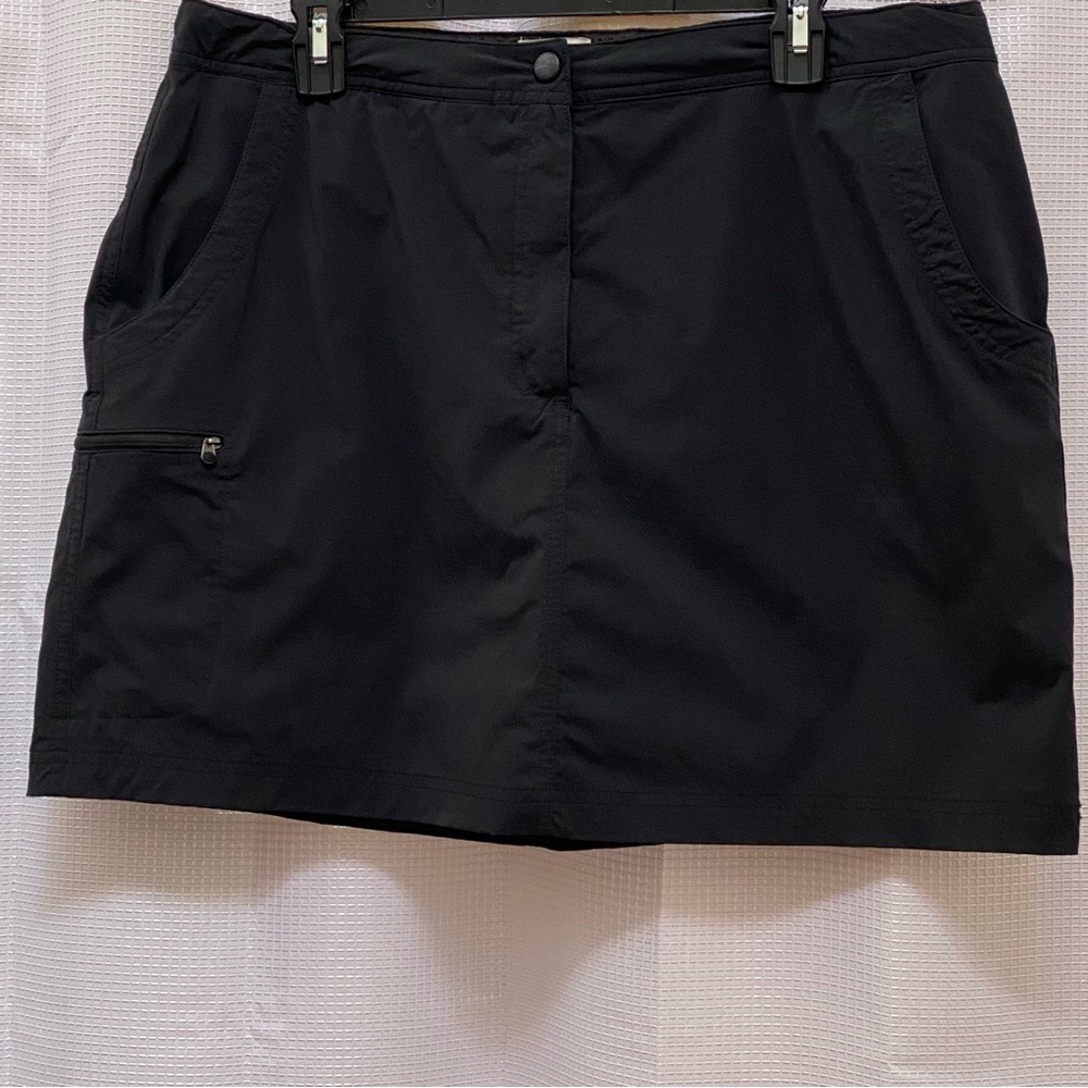 Ladies LLBEAN Water Resistant Comfort Trail Skort Adjustable Waist Size 16 Black